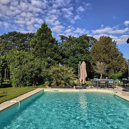 Les Sequoias Pensionat Sauveterre-de-Guyenne