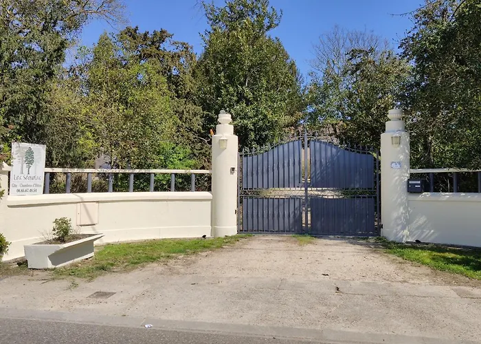 ゲストハウス Les Sequoias Sauveterre-de-Guyenne