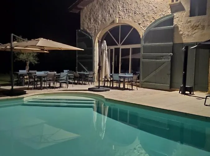 ゲストハウス Les Sequoias Sauveterre-de-Guyenne